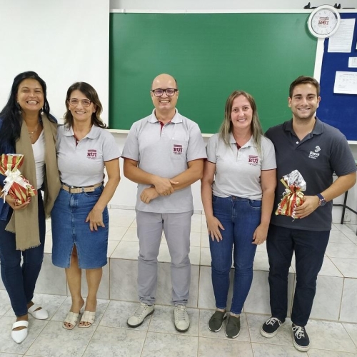 Da esquerda para a direita, Alessandra Santos, Maria Claudete Kozerski, Cleudimar Robeson Wulff, Vanessa Cristina Mittelstet e Antônio Pinto Junior.